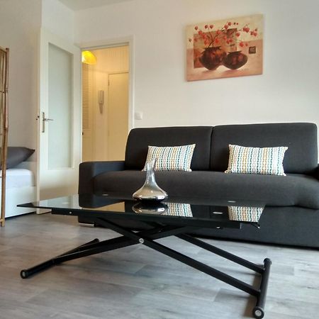 Budget Apart With Balcony And Great View Saint-Denis  Exterior foto